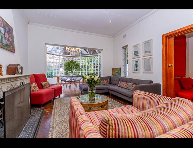 3 BEDROOM FREEHOLD FOR SALE IN NORTHCLIFF